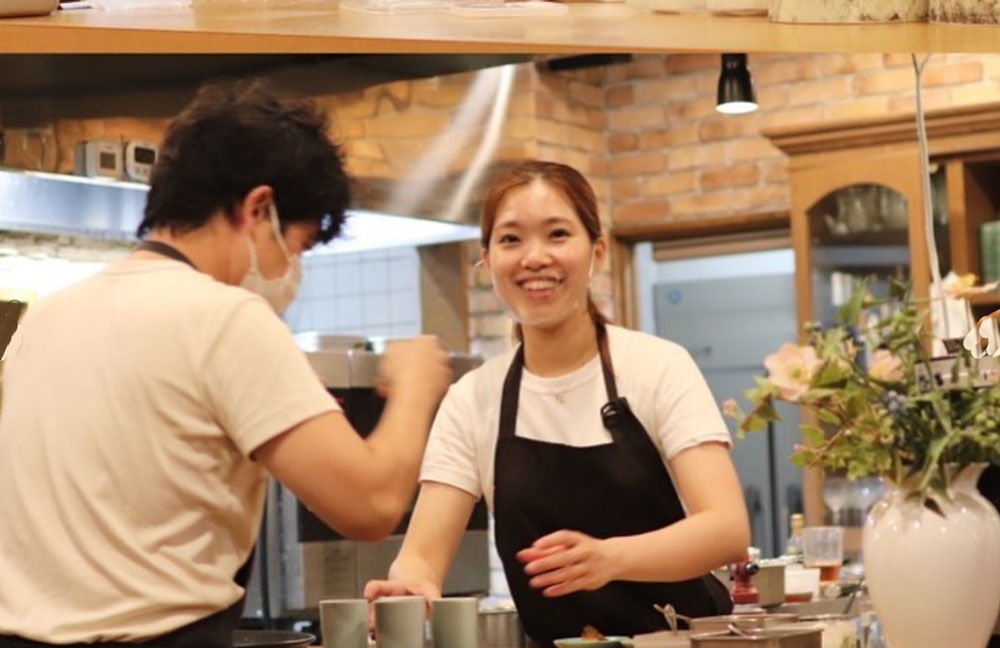 2021年6月に伺った、岐阜市領下、創作和食「よし奈」厨房で料理を仕立てられるご夫妻